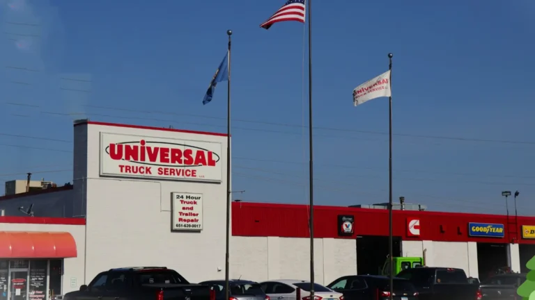 universal truck service 2 768x432